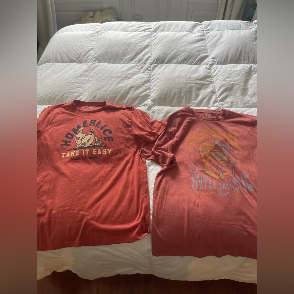 Bundle of 2 Old Navy Men’s Graphic T-Shirts Set. Large.